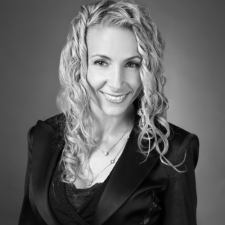 Robin Farmanfarmaian_500